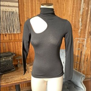 VENUS Black Lightweight Turtleneck